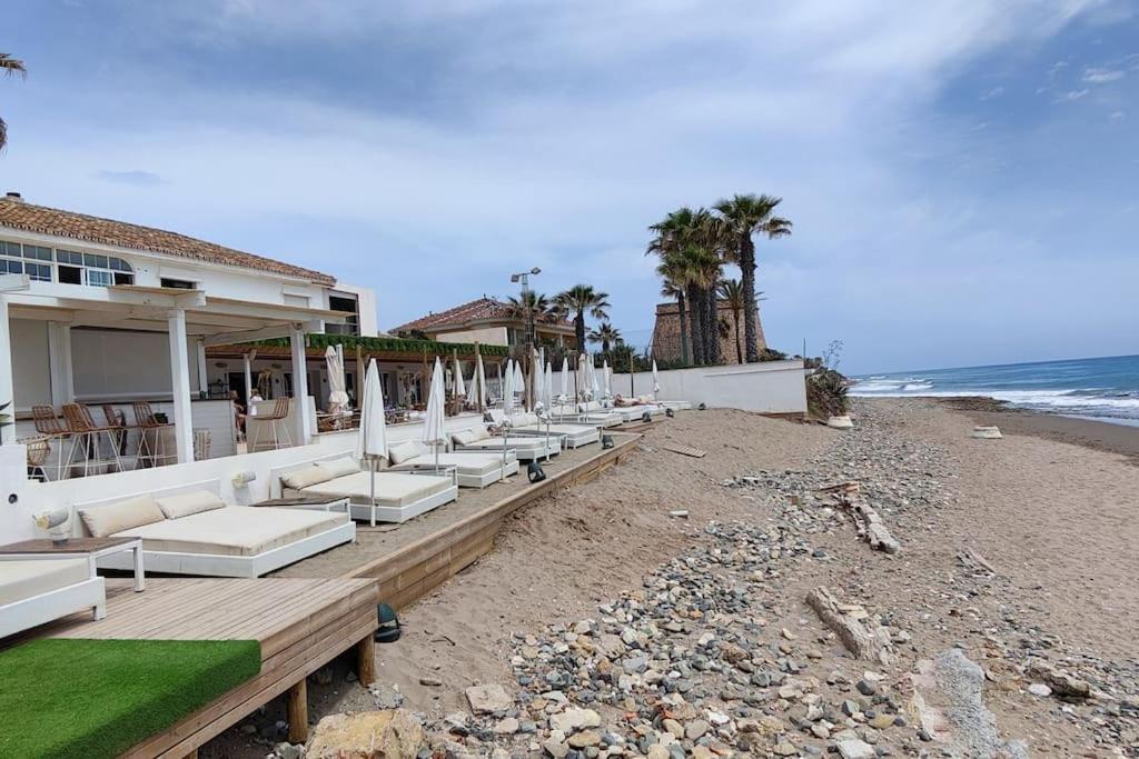 Beachside 4 Beds Cozy Villa, 700m Canas Beach!