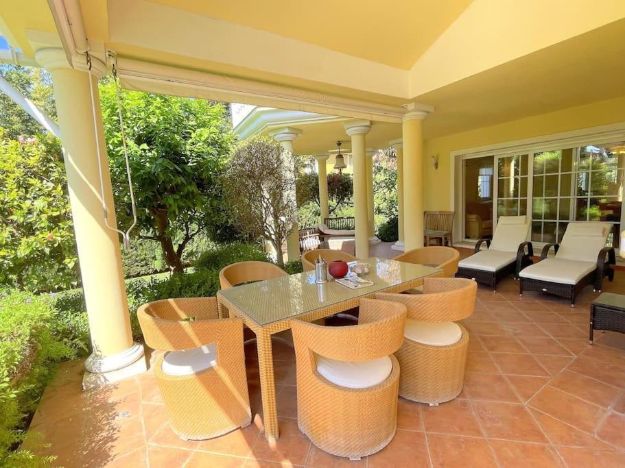 Beachside 4 Beds Cozy Villa, 700m Canas Beach! Marbella