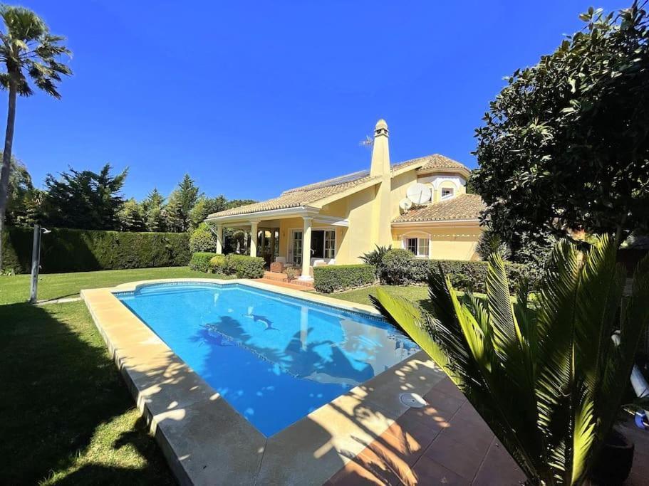 Beachside 4 Beds Cozy Villa, 700m Canas Beach! *