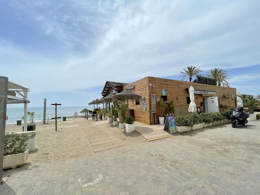 Villa Beachside 4 Beds Cozy Villa, 700m Canas Beach! Marbella