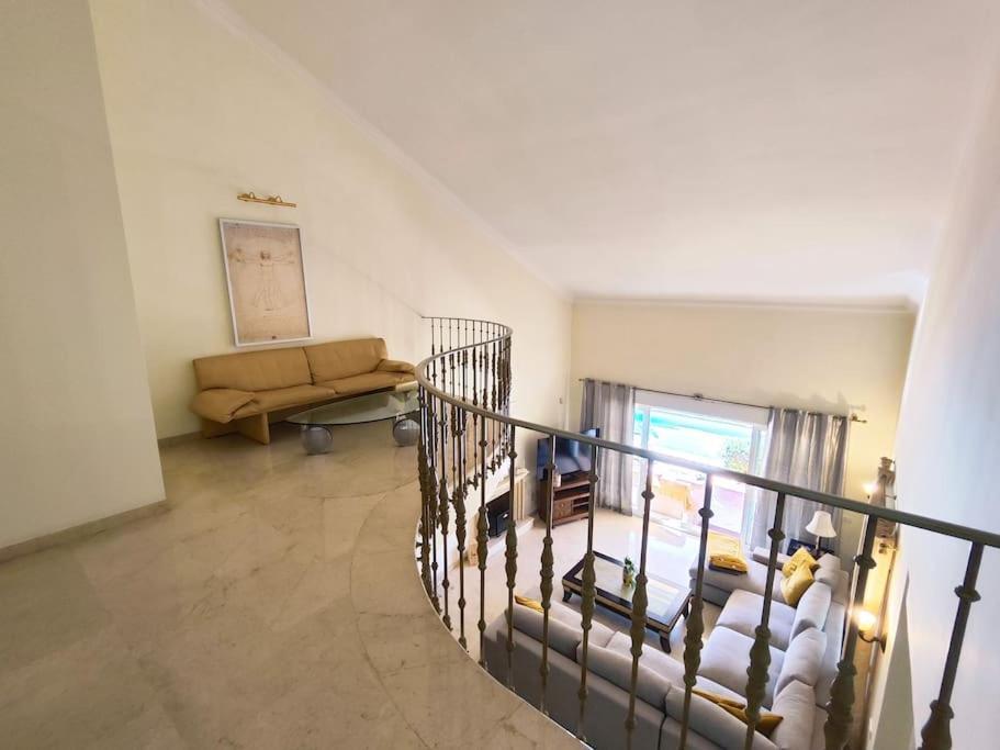 Beachside 4 Beds Cozy Villa, 700m Canas Beach!