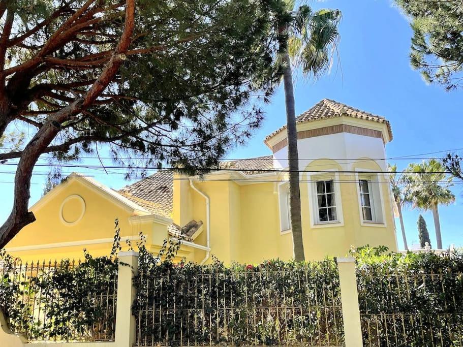 Beachside 4 Beds Cozy Villa, 700m Canas Beach! Villa