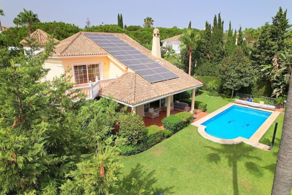Beachside 4 Beds Cozy Villa, 700m Canas Beach! Villa Marbella