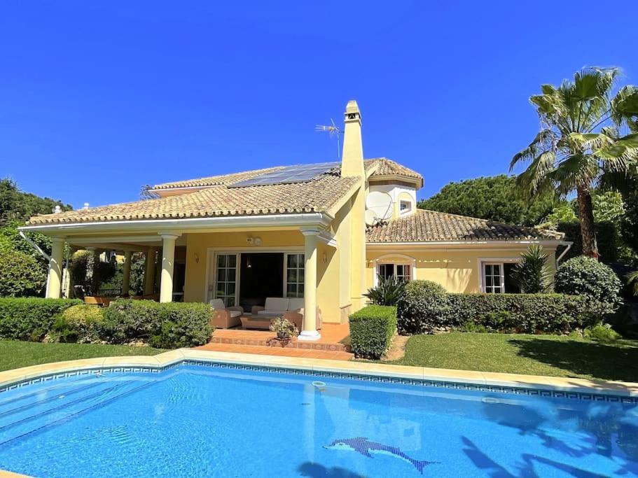 Beachside 4 Beds Cozy Villa, 700m Canas Beach! *
