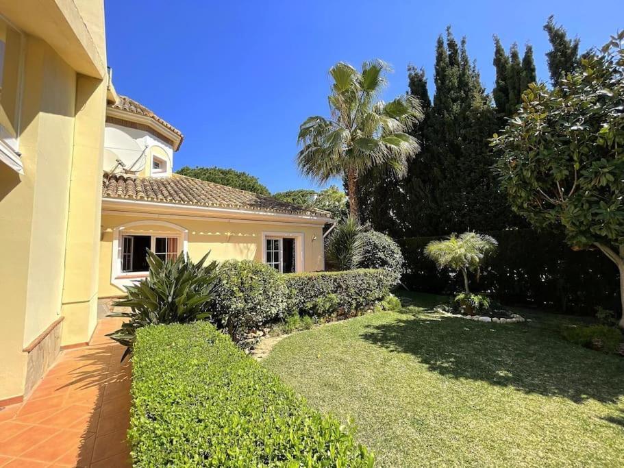 Beachside 4 Beds Cozy Villa, 700m Canas Beach! Villa *