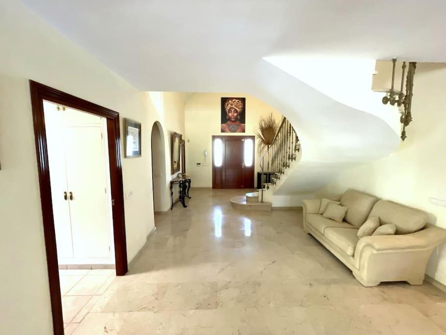 Villa Beachside 4 Beds Cozy Villa, 700m Canas Beach! *